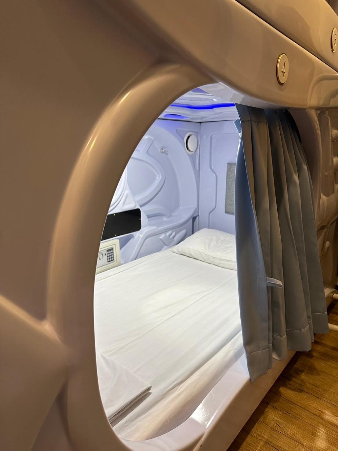 Sleepbox Hostel Тайпей Екстериор снимка