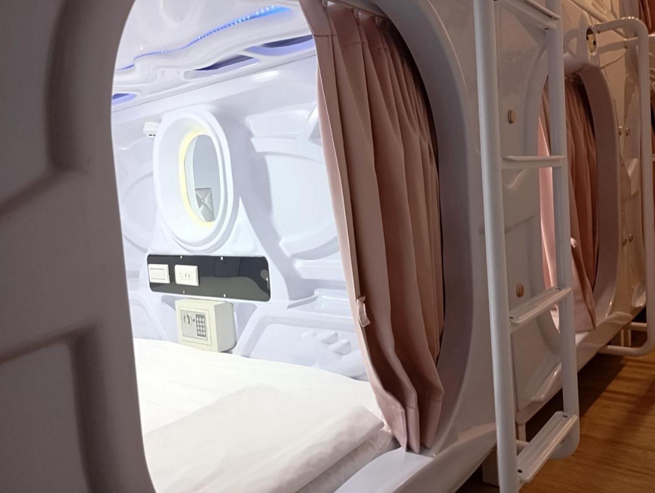 Sleepbox Hostel Тайпей Екстериор снимка