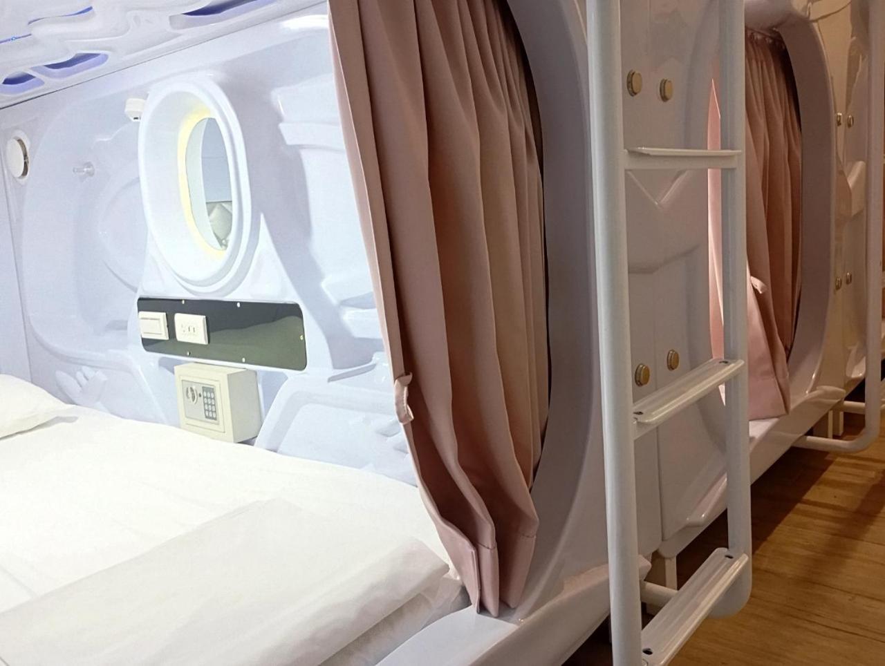 Sleepbox Hostel Тайпей Екстериор снимка
